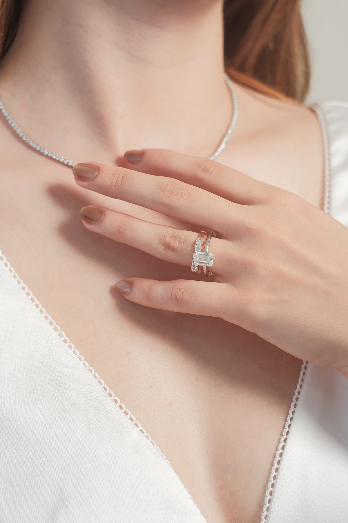 The Emerald Solitaire White