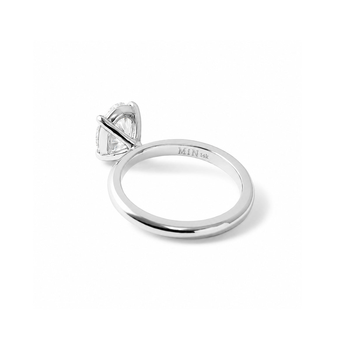 The Oval Solitaire White